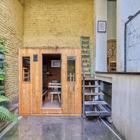 Comenstay Brussels Bed & Breakfast