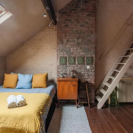 Comenstay Bed & Breakfast *